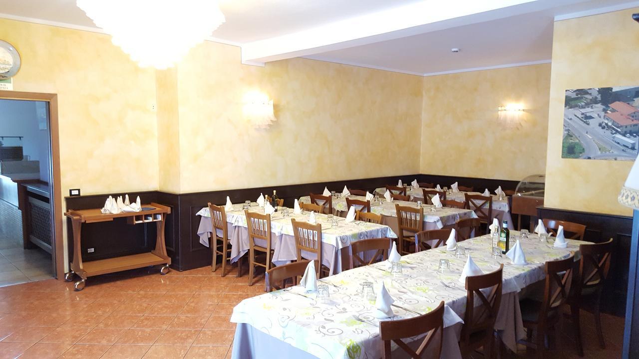 Hotel Ristorante Amalfitana Dello Exterior foto